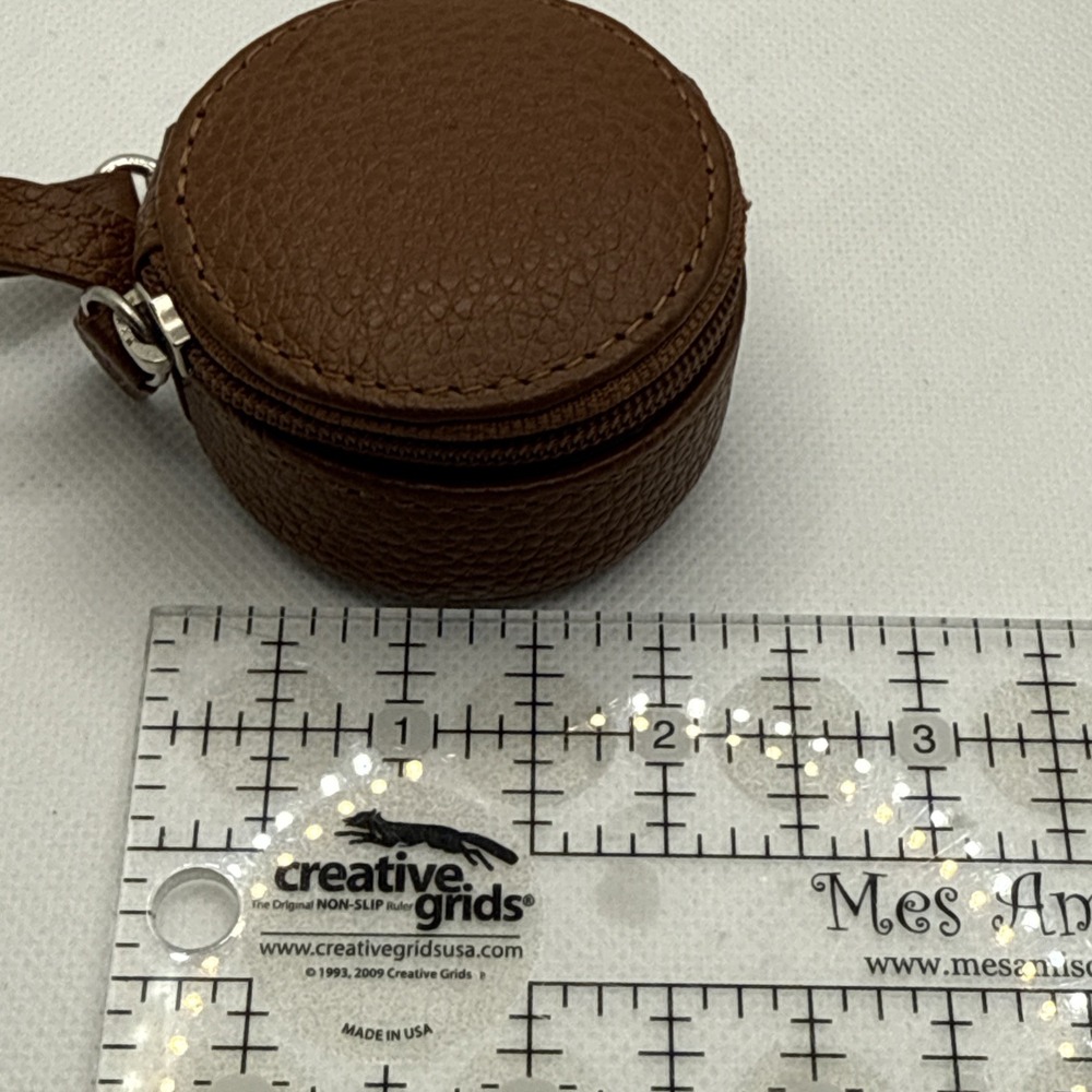 Levenger Zip-n-Store Earbud Accessory Holder Nutmeg Leather Box Issues - Picture 11 of 12